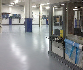Werkplaats-vloer met nieuwe coating